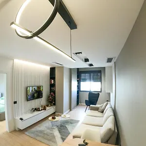 https://rozas-apartment-tirana-center.hotels-in-tirana.com